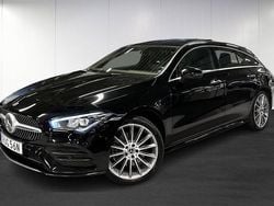 Svart (black) Begagnad 2023 Mercedes CLA250e Shooting Brake AMG line Kombi | 359 900 kr (Marknadspris)