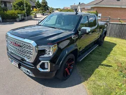 Svart Begagnad 2021 GMC Sierra Van | 490 000 kr