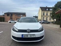 Vit Begagnad 2012 VW Golf VII Halvkombi | 78 000 kr (Marknadspris)