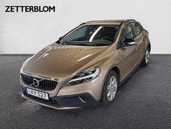 Brun Begagnad 2016 Volvo V40 CC Kombi | 174 900 kr (Marknadspris)