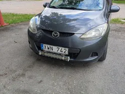 Grå Begagnad 2009 Mazda 2 Halvkombi | 25 000 kr (Dyr)