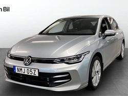 Silver Begagnad 2025 VW Golf VIII Life Halvkombi | 304 900 kr (Bra pris)
