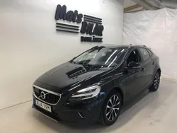 Svart Begagnad 2019 Volvo V40 CC Momentum Kombi | 239 900 kr (Dyr)