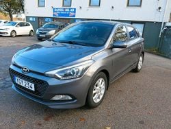Mörkgrå (grå) Begagnad 2016 Hyundai i20 Comfort Halvkombi | 89 900 kr (Marknadspris)