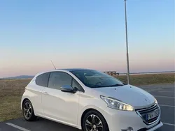 Vit Begagnad 2012 Peugeot 208 Halvkombi | 59 900 kr (Lite dyr)