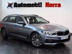 Blå (blå metallic ) Begagnad 2019 BMW 520 Sport Line Kombi | 289 900 kr (Marknadspris)