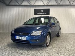 Blå Begagnad 2007 Ford Focus Trend Halvkombi | 29 900 kr (Marknadspris)