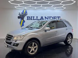 Ljusblå Begagnad 2009 Mercedes ML350 SUV | 99 900 kr (Marknadspris)