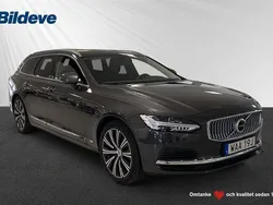 Grå Begagnad 2022 Volvo V90 Core Kombi | 419 900 kr (Marknadspris)
