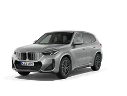 Space silver metallic Ny 2025 BMW iX1 M Sport SUV | 559 500 kr (Marknadspris)