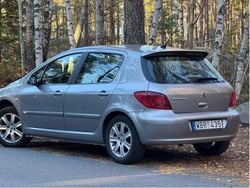 Grå Begagnad 2004 Peugeot 307 Griffe Halvkombi | 37 000 kr (Lite dyr)