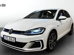 Vit (pure white) Begagnad 2020 VW Golf VIII GTE Sedan | 229 900 kr (Bra pris)