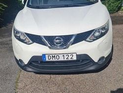 Vit Begagnad 2014 Nissan Qashqai SUV | 130 000 kr (Marknadspris)