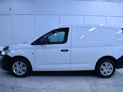 Vit Begagnad 2021 VW Caddy Minibuss | 189 900 kr (Marknadspris)