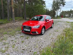 Röd Begagnad 2011 Audi A1 Halvkombi | 83 000 kr (Lite dyr)