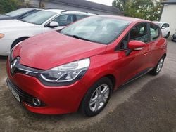 Röd Begagnad 2015 Renault Clio IV Halvkombi | 79 900 kr (Marknadspris)