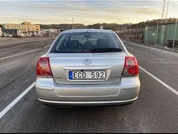 Silver Begagnad 2006 Toyota Avensis Halvkombi | 39 000 kr (Marknadspris)