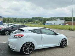 Vit Begagnad 2010 Renault Mégane Coupé R.S. Sportkupé | 179 900 kr