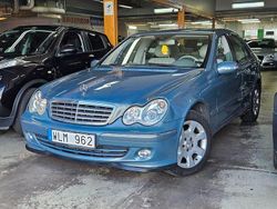 Grå Begagnad 2004 Mercedes C200 Elegance Sedan | 29 999 kr (Dyr)