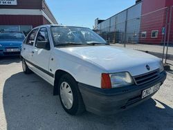 Vit Begagnad 1990 Opel Kadett Halvkombi | 28 415 kr
