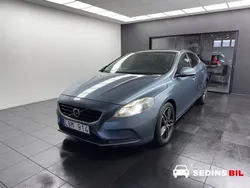 Blå Begagnad 2013 Volvo V40 Momentum Kombi | 109 900 kr (Marknadspris)