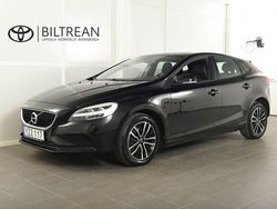 Svart Begagnad 2017 Volvo V40 Momentum Kombi | 174 800 kr (Marknadspris)