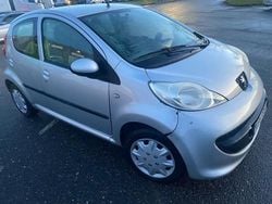 Begagnad 2006 Peugeot 107 Halvkombi | 10 900 kr (Bra pris)