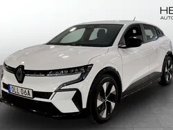 Vit (white) Begagnad 2022 Renault Mégane Equilibre Halvkombi | 279 900 kr (Marknadspris)