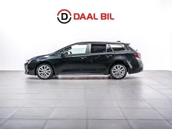 Svart Begagnad 2022 Toyota Corolla Active Kombi | 189 700 kr (Marknadspris)
