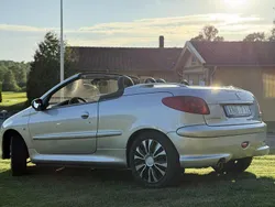 Grå Begagnad 2006 Peugeot 206 CC Cab | 27 000 kr (Marknadspris)
