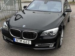 Svart Begagnad 2014 BMW 750L Sedan | 299 000 kr