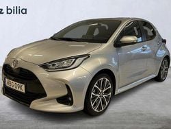 Silver Begagnad 2024 Toyota Yaris Hybrid Style Halvkombi | 269 000 kr