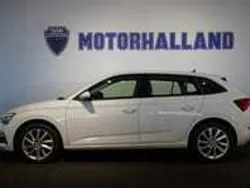 Vit Begagnad 2023 Skoda Scala Style Halvkombi | 209 900 kr (Marknadspris)