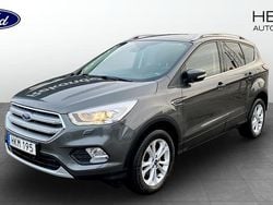 Grå Begagnad 2018 Ford Kuga Titanium SUV | 164 900 kr (Marknadspris)