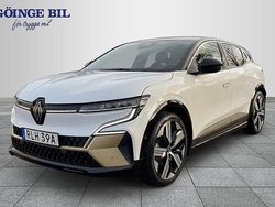 Vit Begagnad 2022 Renault Mégane IV Iconic Halvkombi | 349 000 kr
