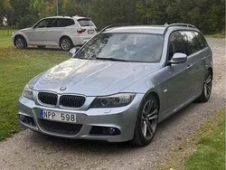 Blå Begagnad 2009 BMW 325 Comfort Edition Kombi | 80 000 kr (Marknadspris)