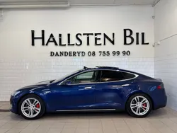 Mörkblå Begagnad 2015 Tesla Model S Sedan | 249 900 kr (Dyr)
