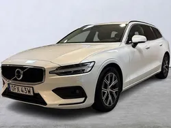 Vit Begagnad 2023 Volvo V60 Core Kombi | 349 900 kr (Marknadspris)