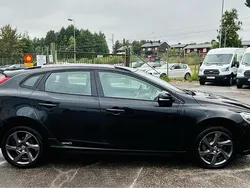 Svart Begagnad 2014 Volvo V40 CC Momentum Kombi | 99 900 kr (Bra pris)