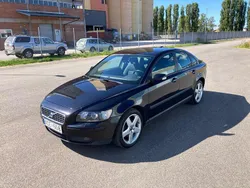 Svart Begagnad 2005 Volvo S40 Kinetic Sedan | 47 500 kr (Marknadspris)