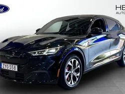 Svart (black) Begagnad 2022 Ford Mustang Mach-E SUV | 359 900 kr (Bra pris)