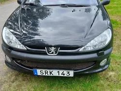 Svart Begagnad 2002 Peugeot 206 CC Cab | 25 000 kr (Marknadspris)