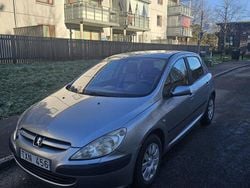 Grå Begagnad 2003 Peugeot 307 Halvkombi | 28 000 kr (Marknadspris)