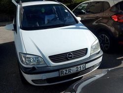 Vit Begagnad 2001 Opel Zafira Minibuss | 7 000 kr