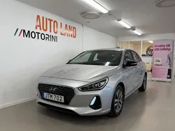 Silver Begagnad 2017 Hyundai i30 Comfort Halvkombi | 119 000 kr (Dyr)