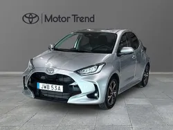 Silver Begagnad 2024 Toyota Yaris Hybrid Halvkombi | 249 000 kr (Marknadspris)
