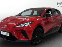 Röd (red) Begagnad 2023 MG MG4 EV Halvkombi | 259 900 kr