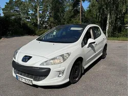 Vit Begagnad 2010 Peugeot 308 Halvkombi | 15 000 kr