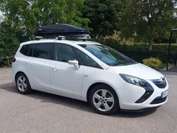 Vit Begagnad 2012 Opel Zafira Minibuss | 100 000 kr