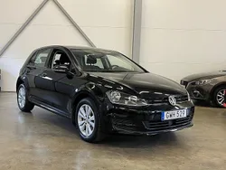 Svart Begagnad 2015 VW Golf VII Halvkombi | 114 900 kr (Marknadspris)